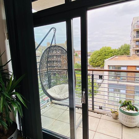 Cosy 1 Bedroom Apartment With Balcony Near Chiswick Londyn Zewnętrze zdjęcie